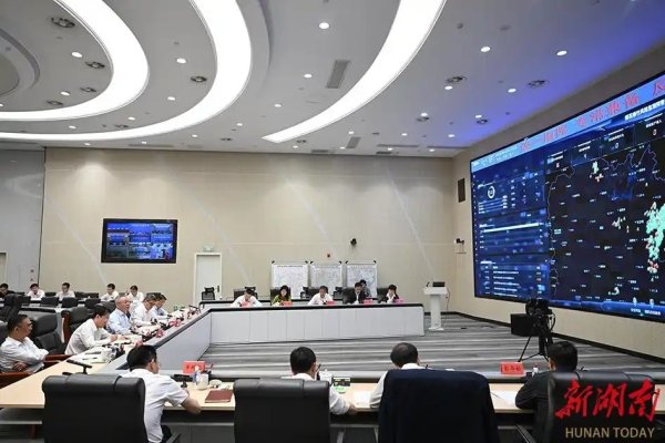 沈晓明调研烟花爆竹风险预警与防控系统建设和安全生产机械研发工作