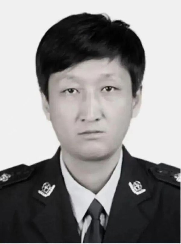 尹宏伟同志，值班期间突发疾病逝世