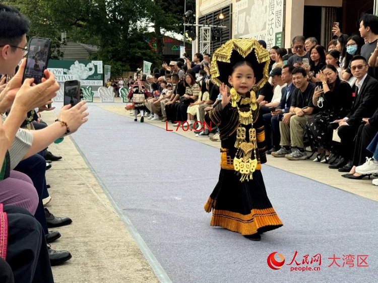 贵州“村T”首度登临澳门。人民网记者 富子梅摄
