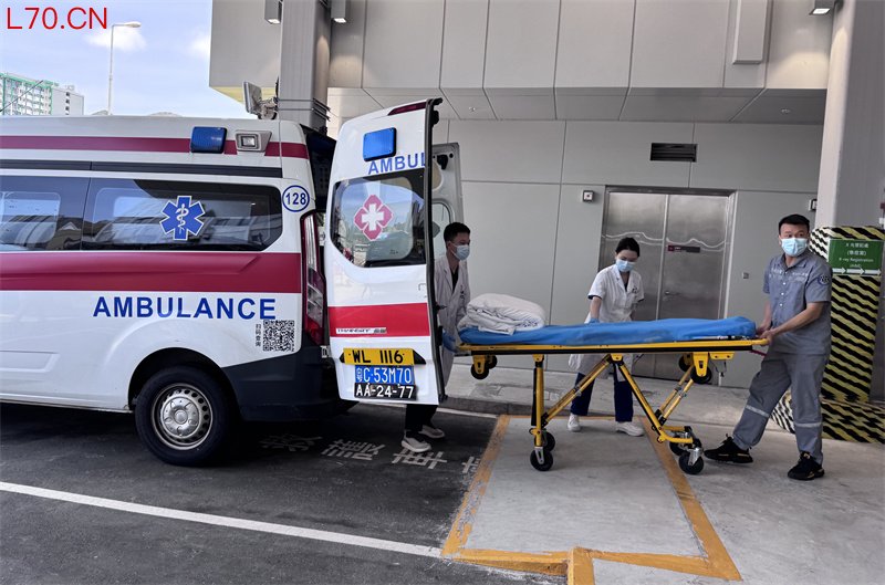 图. 大湾区跨境直通救护车试行计划完成首例香港至内地病人转运。香港医院管理局供图