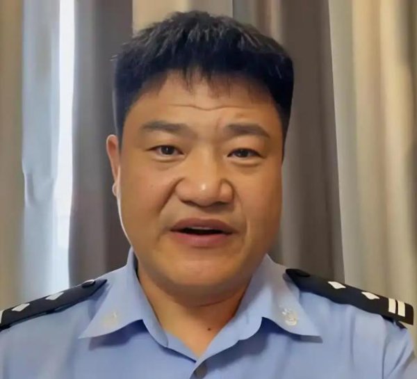 老陈表示已经透支信用卡，辞职确实太冲动，直播行业不好做