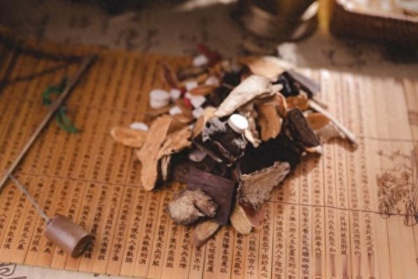 肝血不足全身燥! 传世芍药甘草汤化方, 养血柔筋补满一身精血